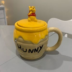 Disney Winnie the Pooh Mug with Lid